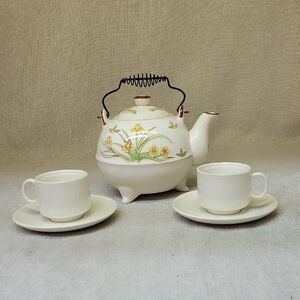 Beautiful Vintage Fred Roberts Company Floral Porcelain Teapot.Cups+ Saucers